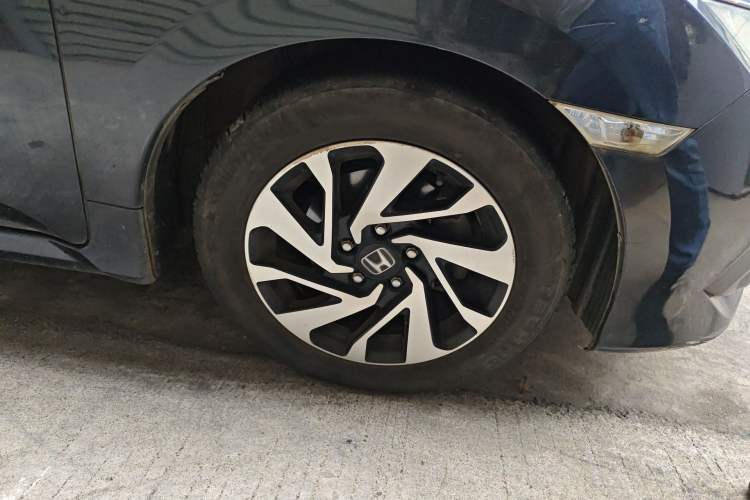 Used Honda Civic 2016 220TURBO CVT Luxury Edition
