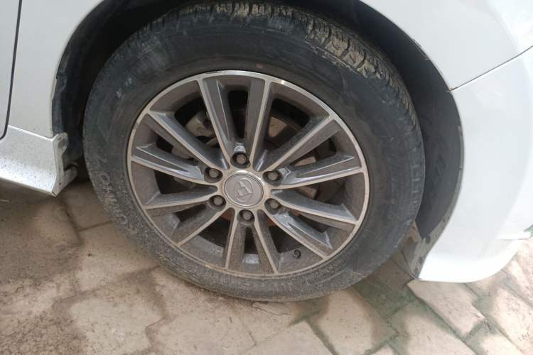 Used SAIC MAXUS G10 2016 1.9T Automatic Luxury Executive Edition Diesel China V Standard