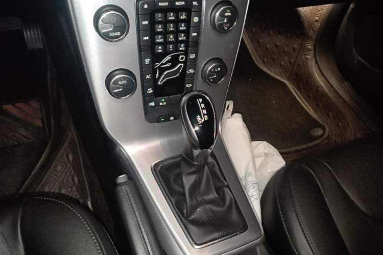 Used Volvo V40 2018 T3 Zhiya Edition
