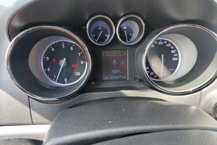 Used Changan CS35 2016 1.6L Manual Luxury Model China V Standard
