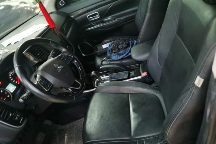 Used Mitsubishi Outlander 2018 2.0L Two-Wheel Drive Glory Edition 5 Seats