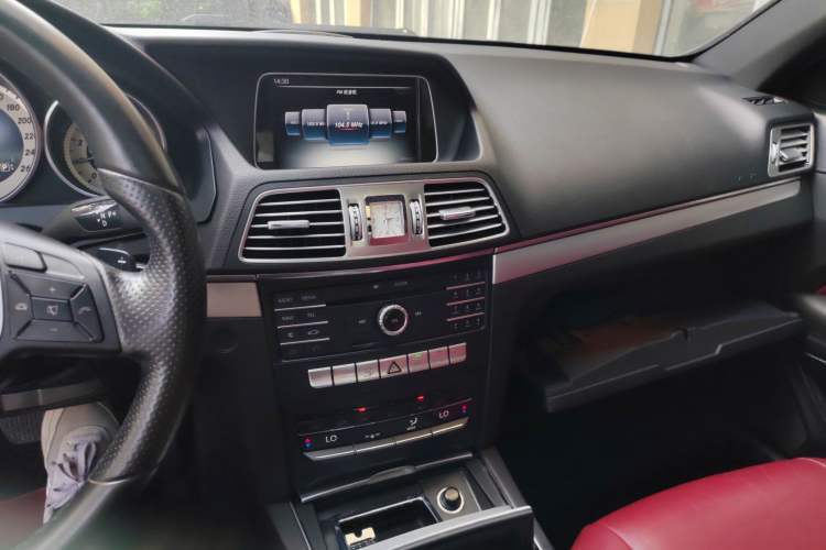 Used Mercedes-Benz E-Class 2014 E 260 Coupe Audio And AC Panel