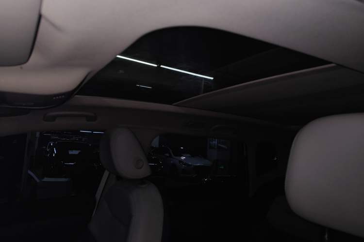 Used Volkswagen Tharu 2023 300TSI Two-Wheel-Drive Full Moon Edition
