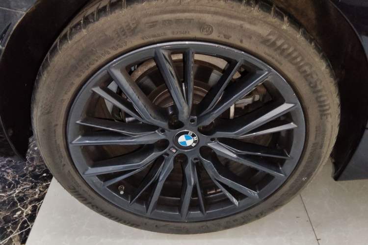 Used BMW 3 Series 2024 325i M Sport Night Edition Package Right Rear Wheel Hub