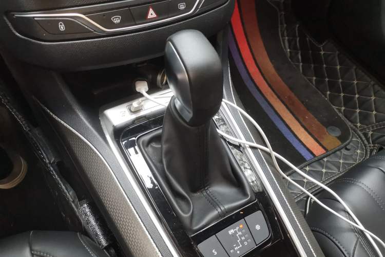 Used Peugeot 408 2019 360THP Automatic Luxury Edition China VI Standard Gear Lever