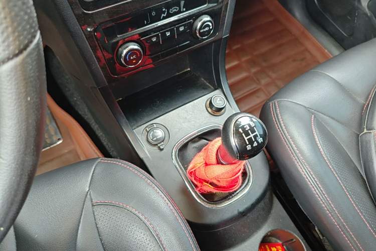 Used Dongfeng Fengon 370 2016 1.5L Manual Luxury 7-Seater
