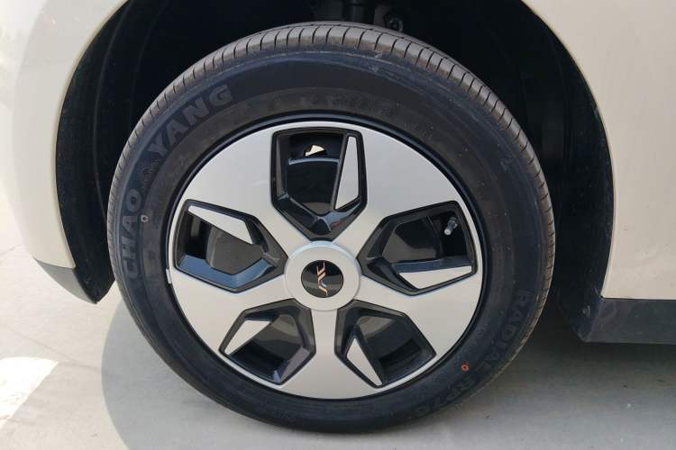 Used JAC Yiwei 3 2024 Zhi'ai Edition 330km Air Left Front Wheel Hub