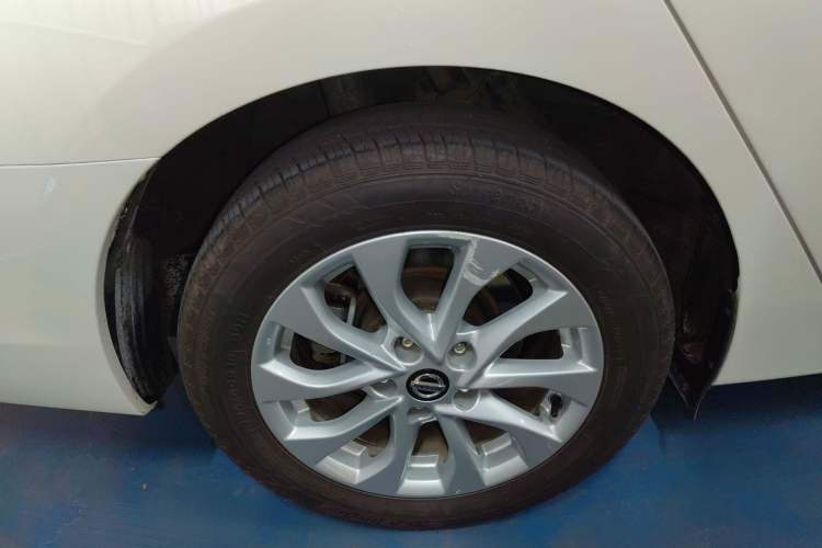 Used Nissan Sylphy 2019 1.6XV CVT Smart Connect Luxury Edition China VI Standard Exterior 5