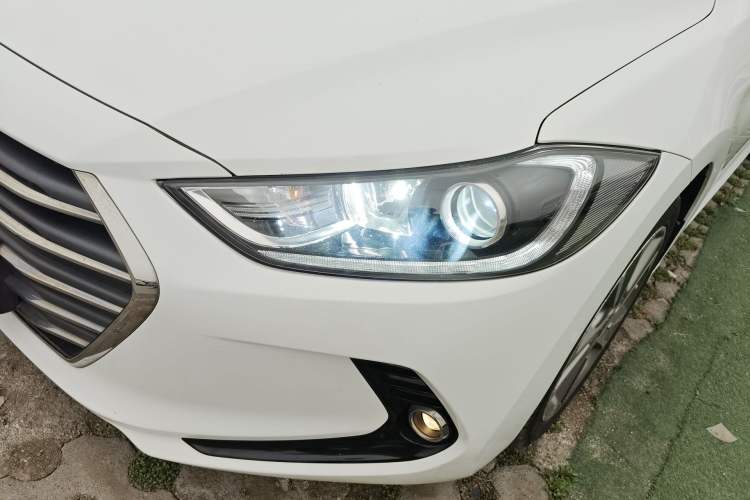Used Hyundai Elantra (6th Generation / Lingdong) 2018 1.6L Automatic 15th Anniversary Special Edition Left Front Headlight