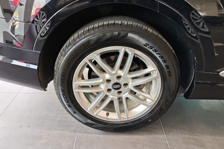 Used Audi Q7 2016 40 TFSI S line Sport Edition Right Rear Wheel Hub