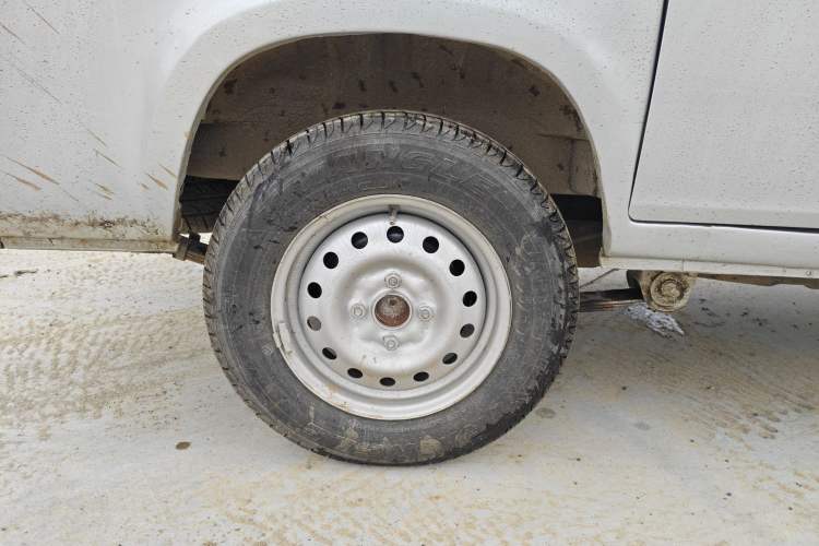 Used Wuling Zhiguang 2023 1.5L Utility Version with Enclosed Windows 2 Seats