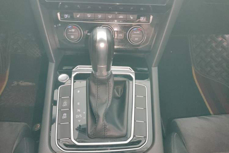 Used Volkswagen Magotan 2017 330TSI DSG Luxury Model Gear Lever
