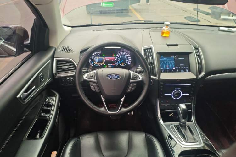 Used Ford Edge 2018 EcoBoost 245 Four-Wheel Drive Titanium 7-Seater
