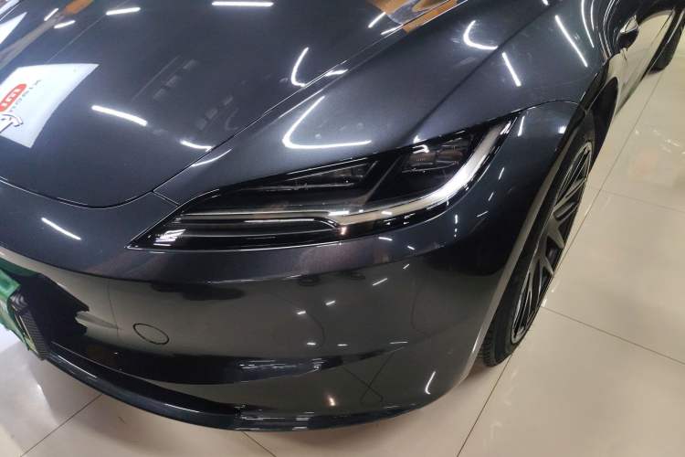 Used Tesla Model 3 2023 Long-Range All-Wheel-Drive Version