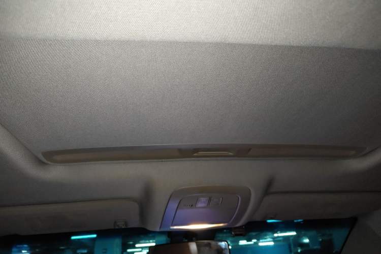 Used Roewe 950 2012 2.0L Comfort Edition Headliner