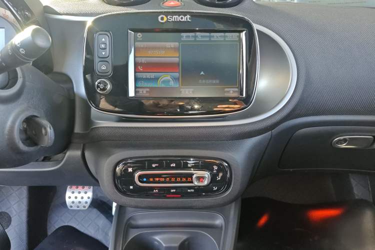 Used smart fortwo 2018 0.9T 66 kW Hardtop Sharp Edition China V