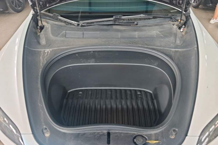 Used Tesla Model 3 2025 Rear-Wheel-Drive Version