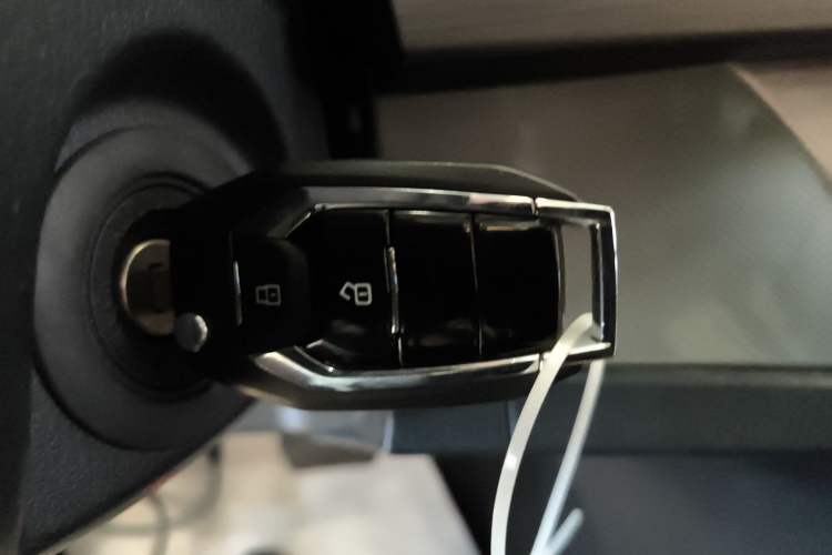 Used SAIC MAXUS G10 2022 2.0T Automatic Elite Edition Gasoline 7-Seater