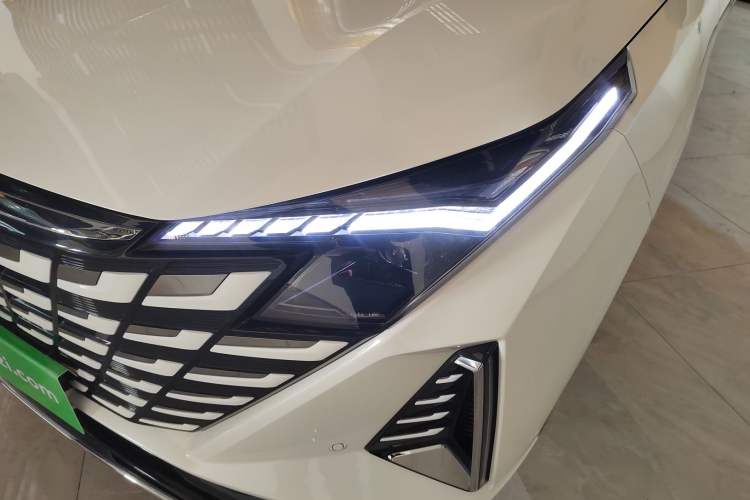 Used Changan UNI-Z New Energy 2024 Blue Whale Smart Electric iDD 125km Excellence Model