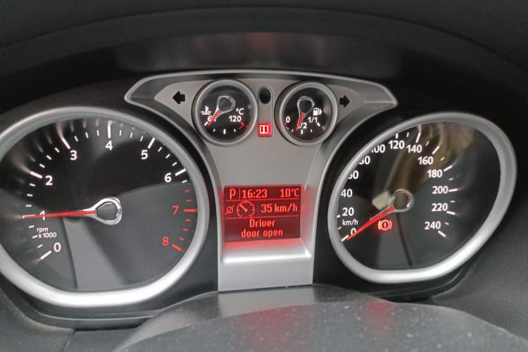 Used Ford Focus 2013 Hatchback Classic 1.8L Automatic Base Model
