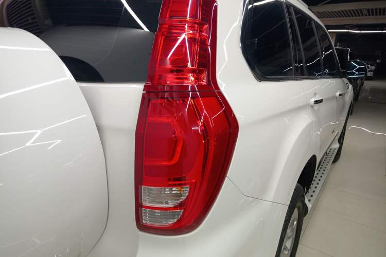 Used Haval H9 2016 2.0T Four-Wheel Drive Elite Version 5 Seats
