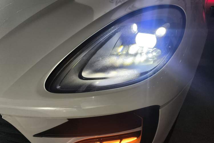 Used Porsche Macan 2018 Macan 2.0T