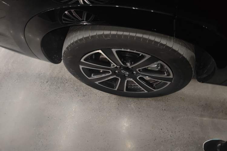 Used Hima AITO M7 2024 1.5T Intelligent Driving Rear-Drive Pro Version 5 Seats
