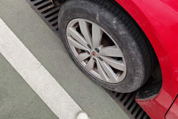 Used Roewe 350 2014 1.5L Manual Swift Edition