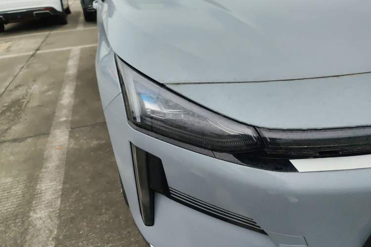 Used Geely Galaxy L6 2025 EM-i 140km Long-Range Version Right Front Headlight