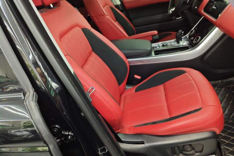 Used Land Rover Range Rover Sport 2019 3.0 L6 HSE DYNAMIC
