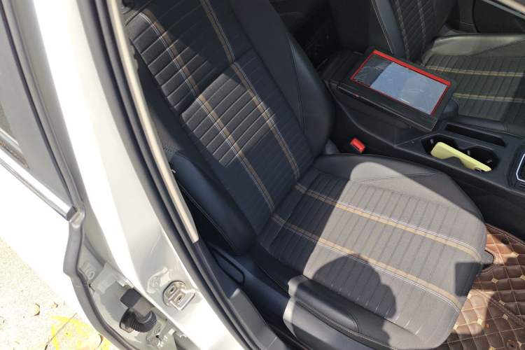 Used Volkswagen Lavida 2021 280TSI DSG Comfort Edition Right Front Seat