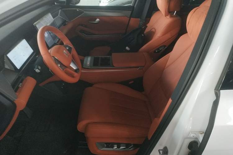 Used BYD Tang L 2025 DM 215KM LiDAR Flagship Model