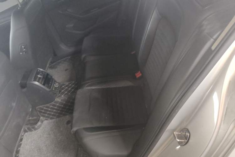 Used Volkswagen Magotan 2017 330TSI DSG Luxury Model
