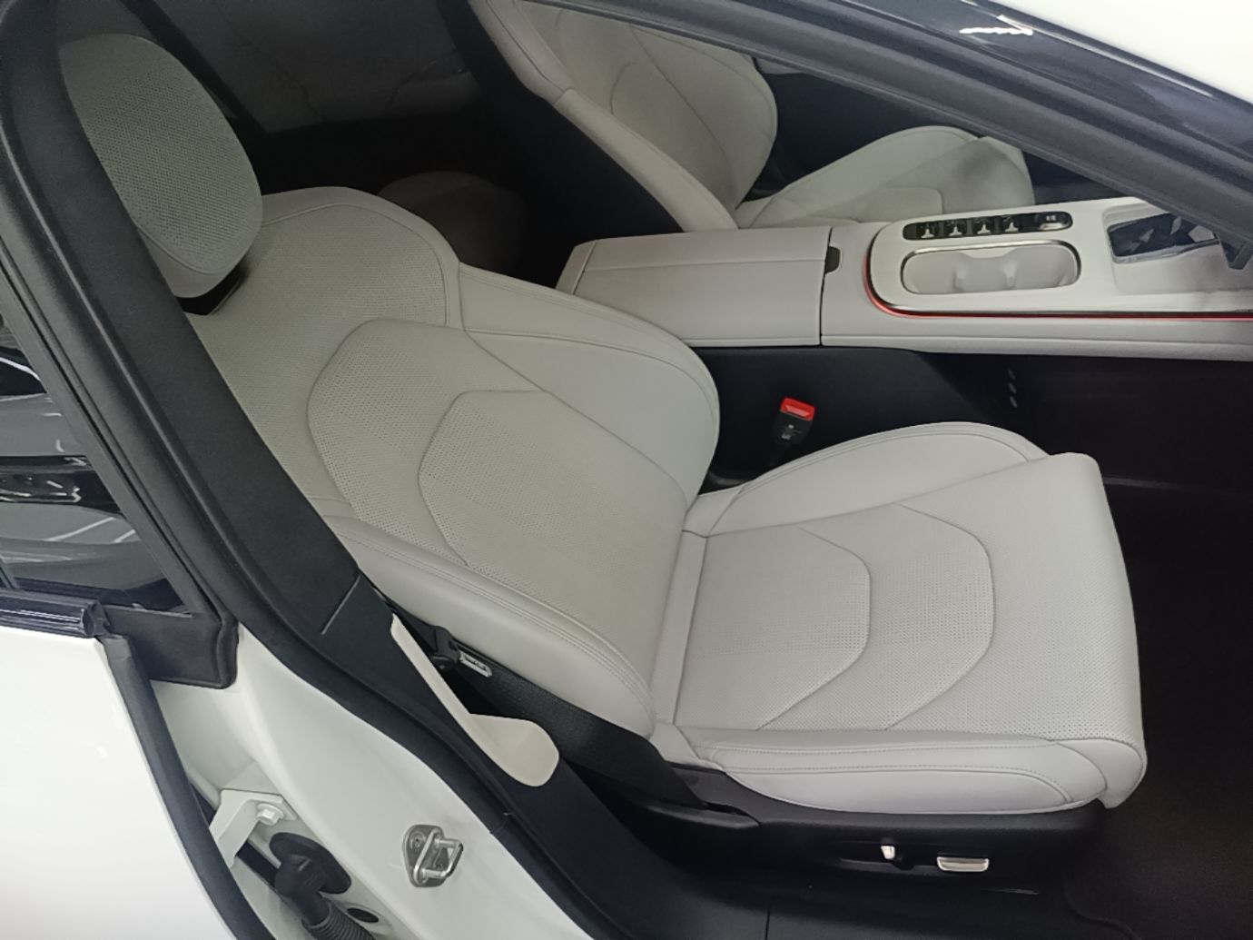Xiaomi Auto SU7 2024 Four-Wheel Drive Ultra-Long Range Advanced Intelligent Driving Max Edition — снимка 19