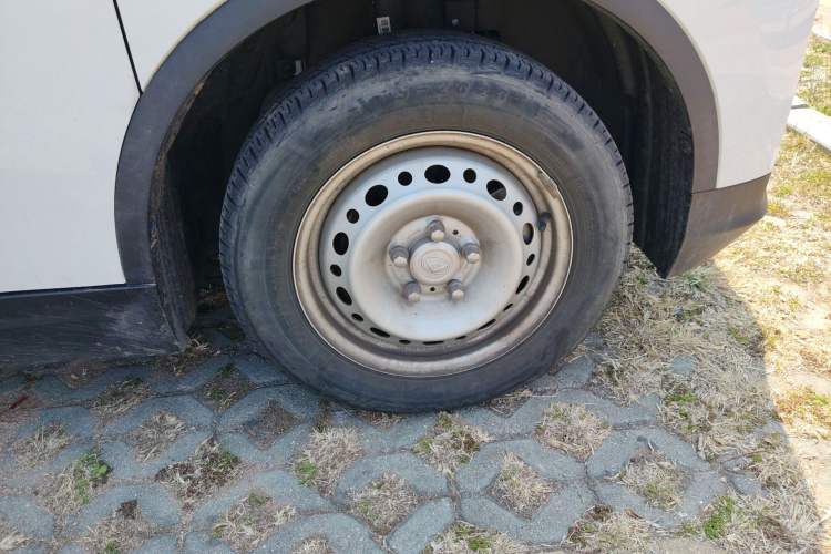 Used SAIC MAXUS EV30 2022 Pure-Electric Smart Logistics Expert with Long Wheelbase Guoxuan
