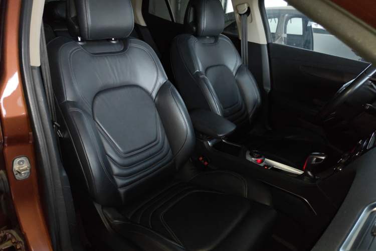 Used DS 6 2014 1.6T Luxury Edition THP160 Right Front Seat