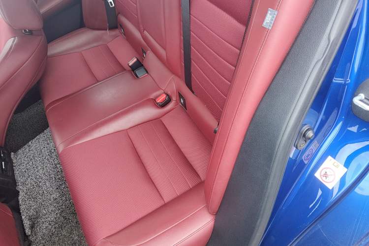 Used Lexus IS 2015 200t F SPORT
