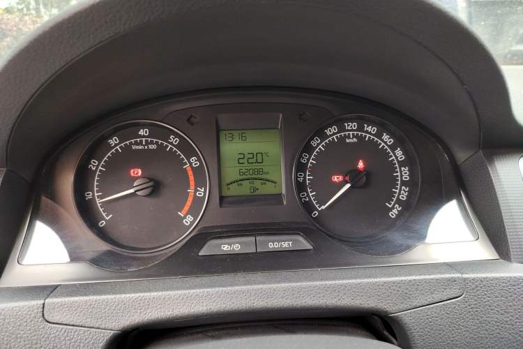 Used Skoda Rapid 2013 1.6L Manual Smart Selection Model