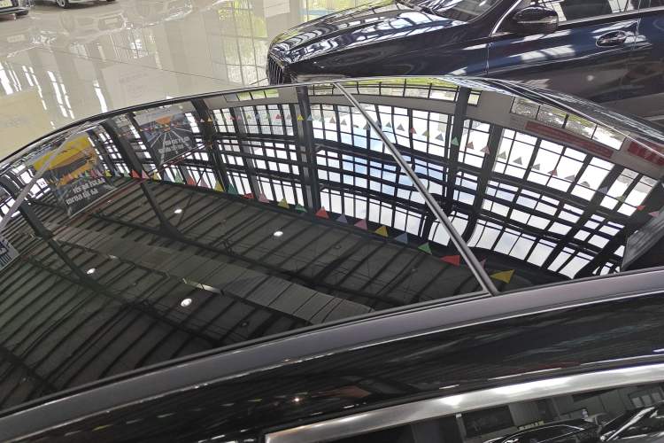 Used Mercedes-Benz E-Class New Energy 2023 E 350 e L Plug-in Hybrid Sedan
