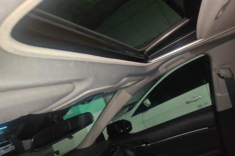 Used Toyota Camry 2019 2.0G Luxury Edition China VI Standard Headliner