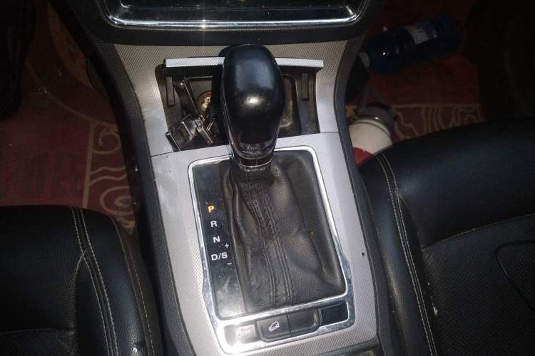 Used Roewe RX5 2016 20T Two-Wheel Drive Automatic Internet Smart Edition