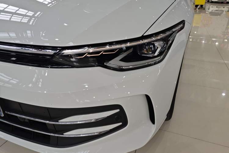 Used Volkswagen Golf 2026 300TSI Pro
