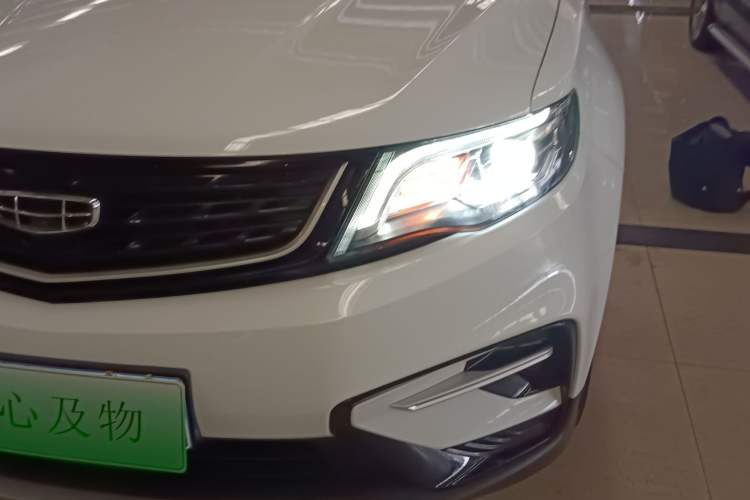 Used Geely Auto Emgrand X7 Sport 2021 Million Edition 1.8TD DCT Two-Wheel Drive Luxury Model Left Front Headlight