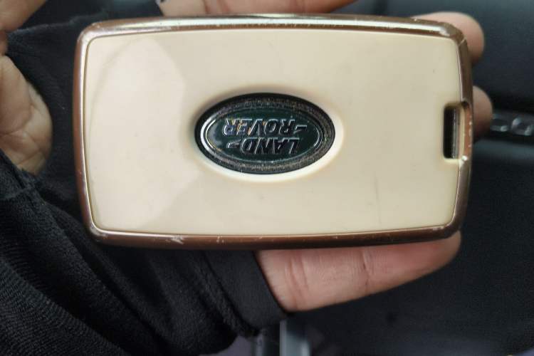 Used Land Rover Discovery Sport 2020 249 PS R-Dynamic Performance Tech Edition 7 Seats Vehicle Key