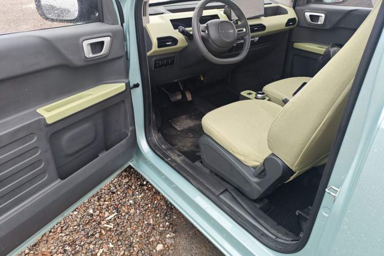 Used Geely Galaxy Panda 2024 Panda Mini 200km Endurance Bear
