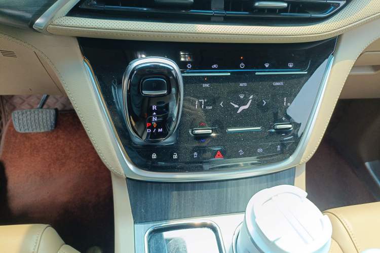 Used Buick GL8 2021 ES Land Cruiser 653T Luxury Edition Gear Lever