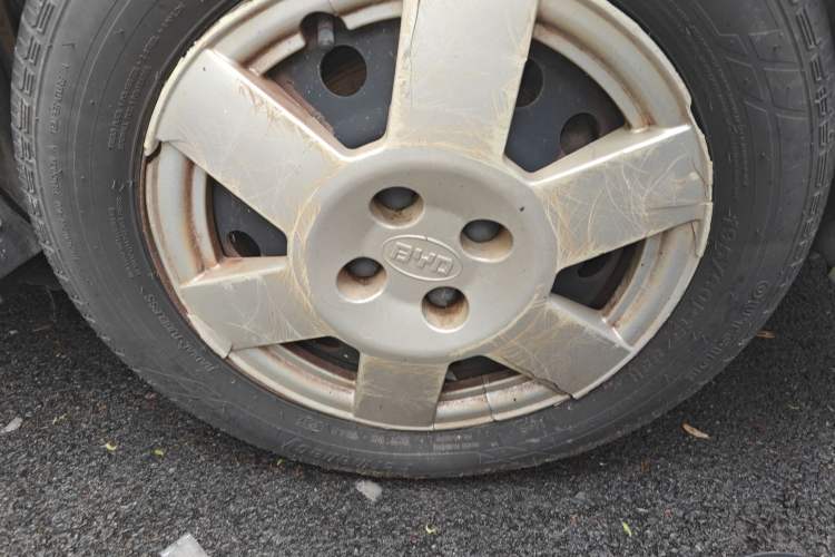 Used BYD F3 2015 Energy-Efficient Model 1.5L Manual Comfort Edition Right Front Wheel Hub