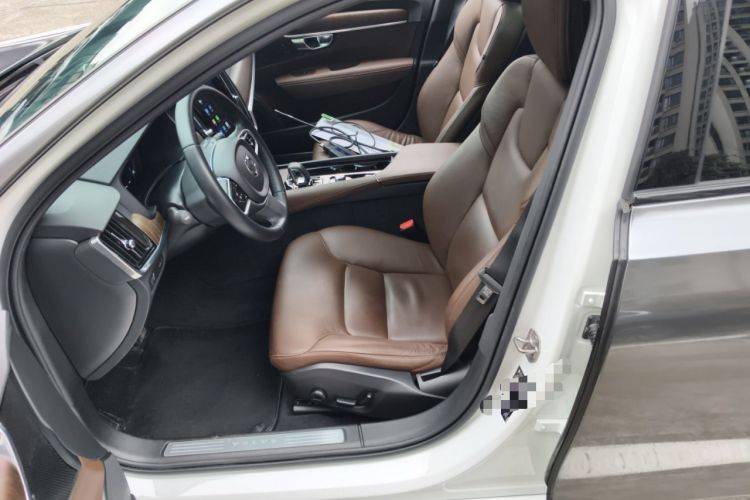 Used Volvo V90 2022 Cross Country B5 AWD Smart Range Edition
