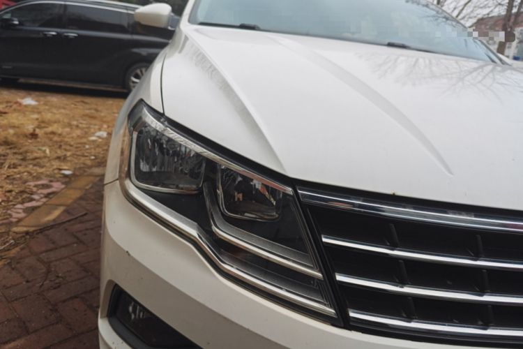 Used Volkswagen Jetta 2017 1.5L Manual Comfort Model Right Front Headlight