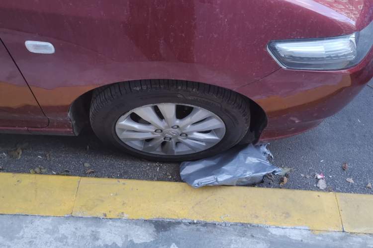 Used Honda City Classic 2012 1.5L Automatic Elite Edition Right Front Wheel Hub